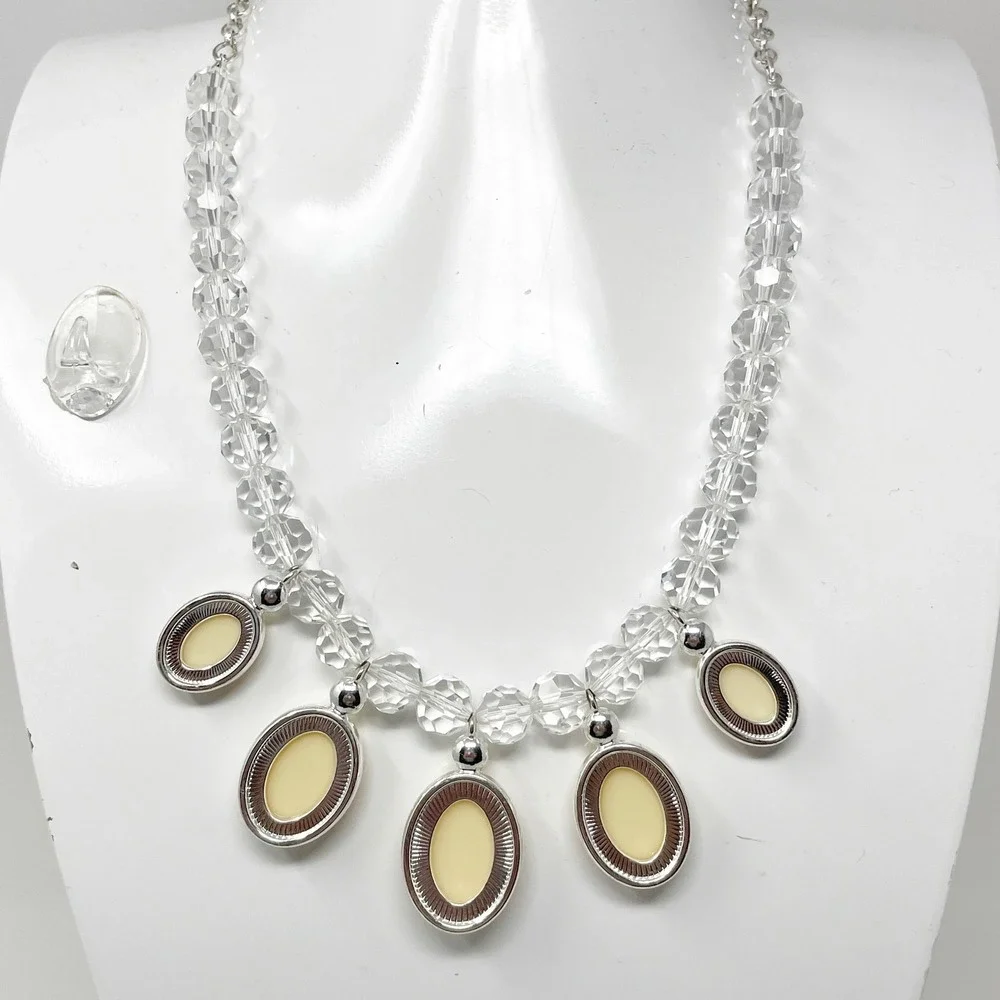 Liz Claiborne liz claiborne